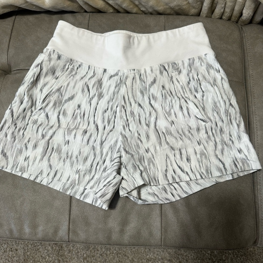 Athleta Trekkie short